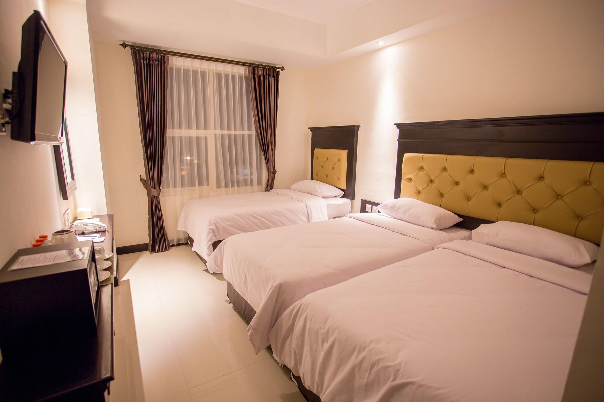 Same Hotel Malang Exterior foto