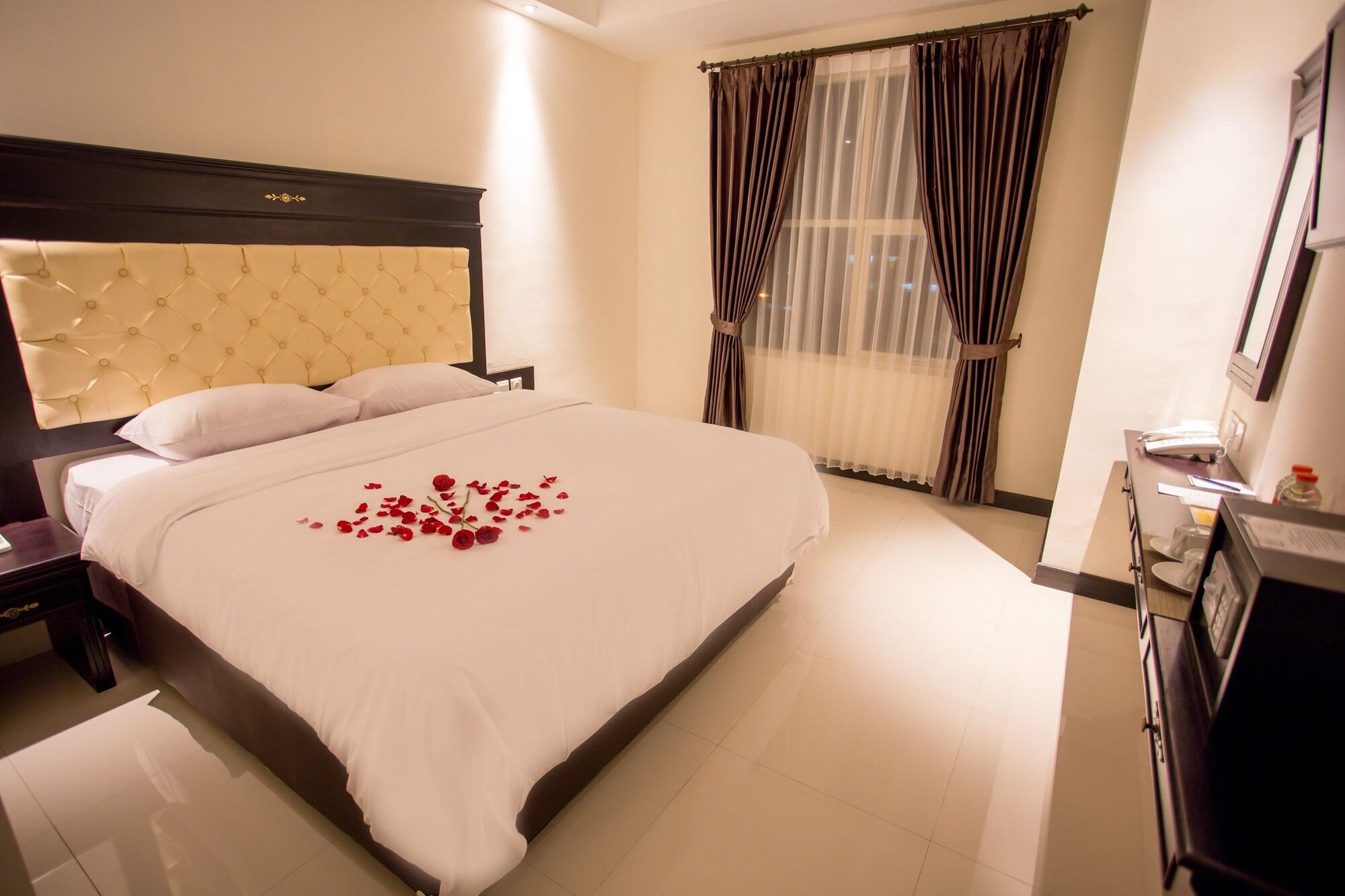 Same Hotel Malang Exterior foto