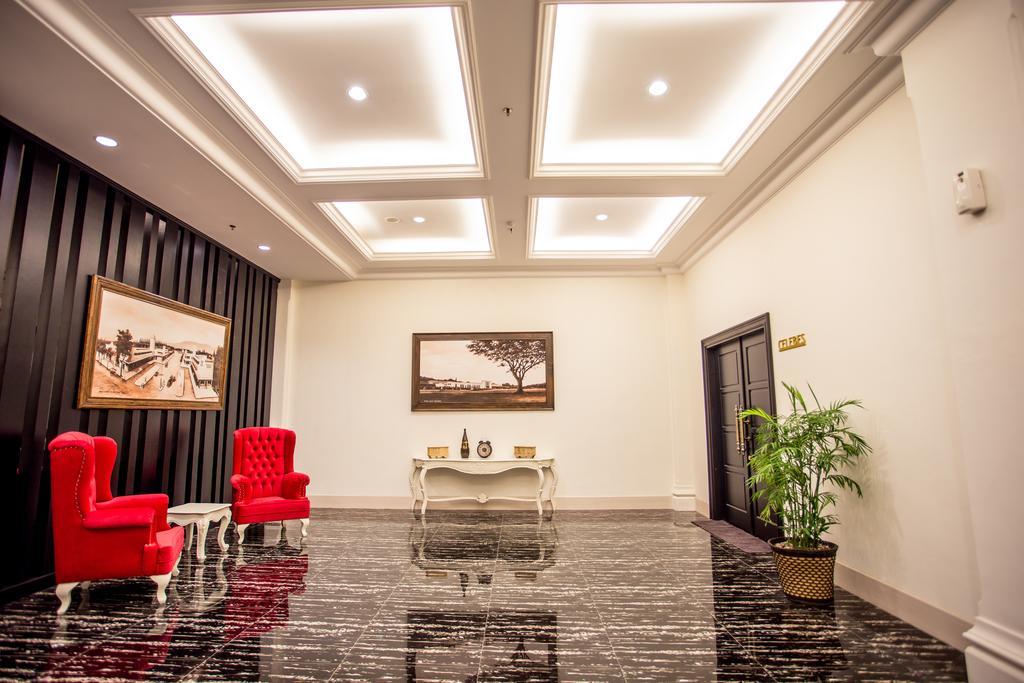 Same Hotel Malang Exterior foto
