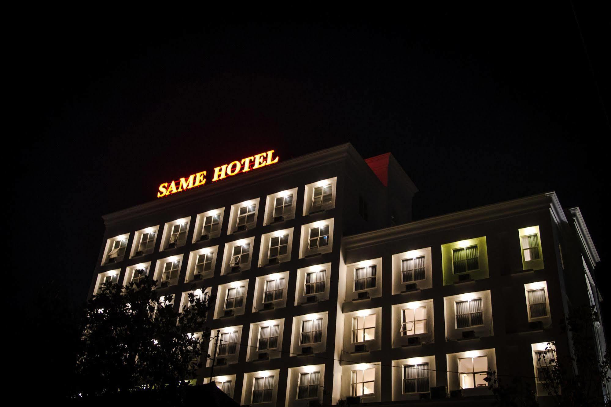Same Hotel Malang Exterior foto